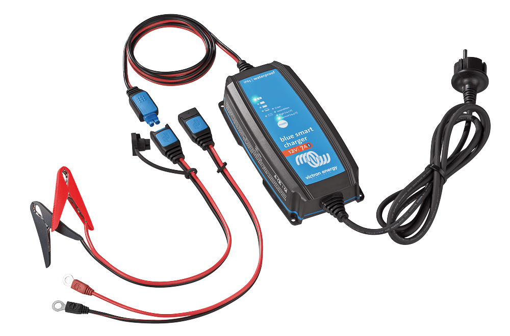 Blue Smart IP65 Charger 12/25 + DC connector